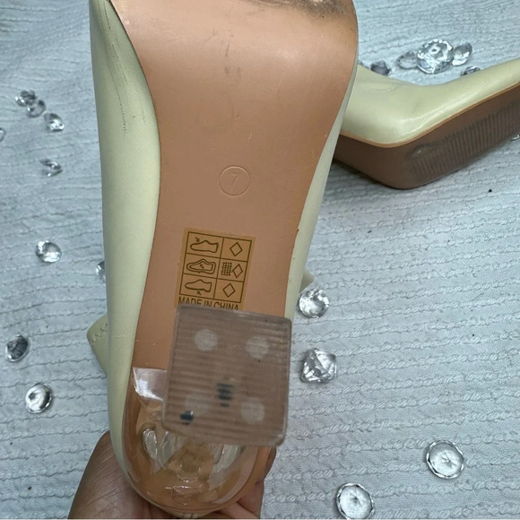 PrettyLittleThing boots - Picture 5 of 7